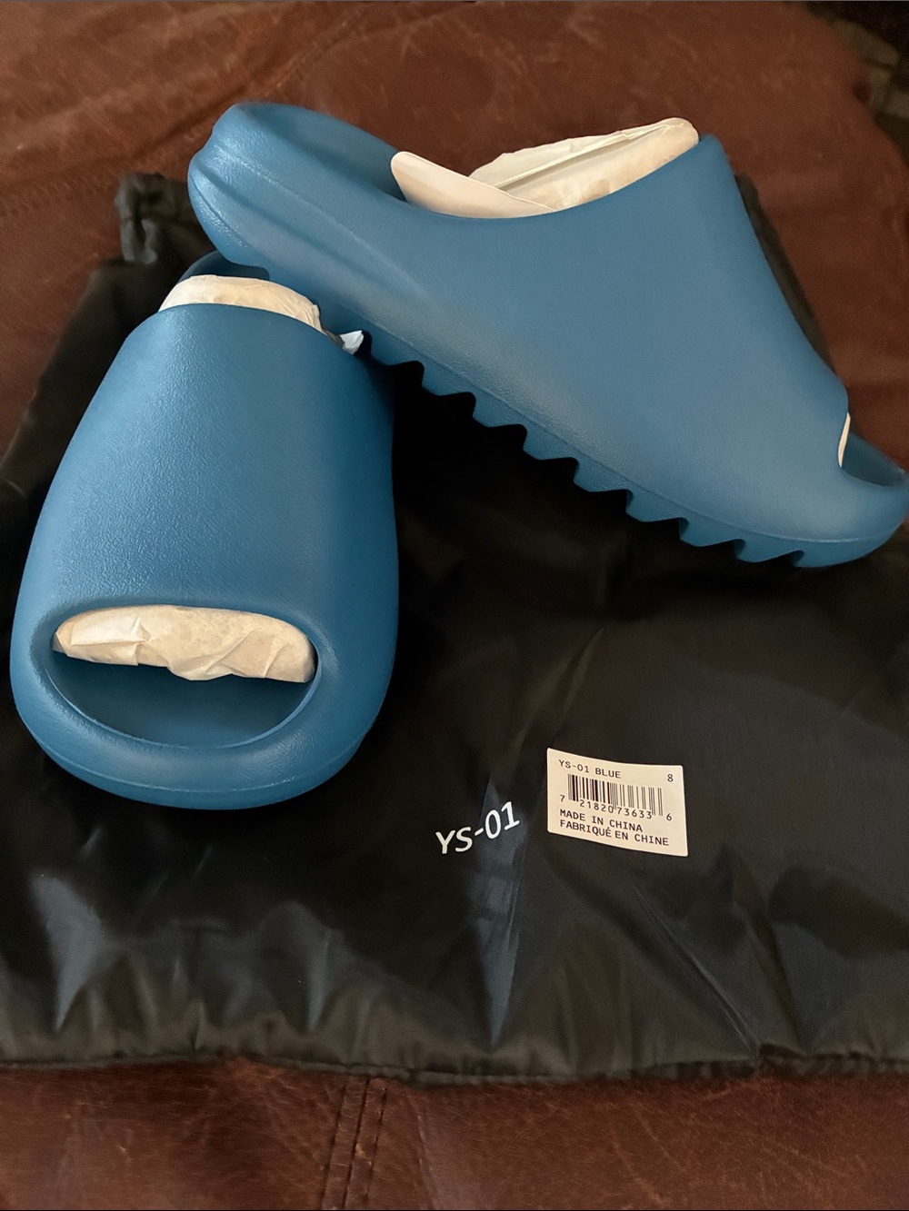 YEEZY YS-01 Blue Slides – Size 8- Brand New